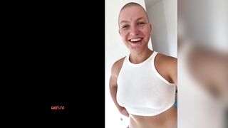Nackt auf dem Balkon erwischt! – eine neue Challenge mit LisaSchubert